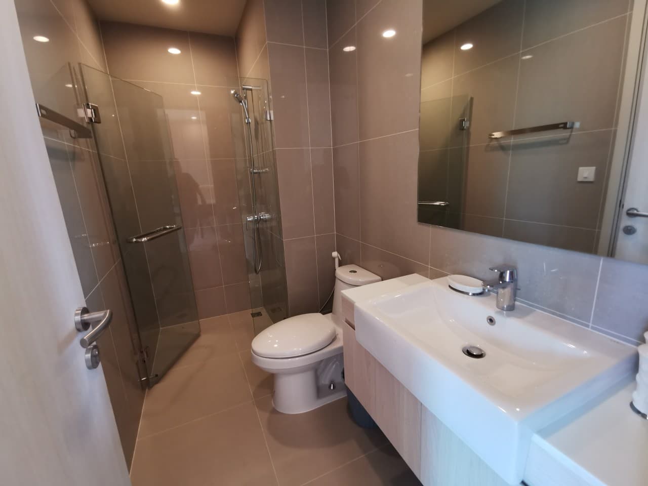 6563 – 344_bathroom.jpg