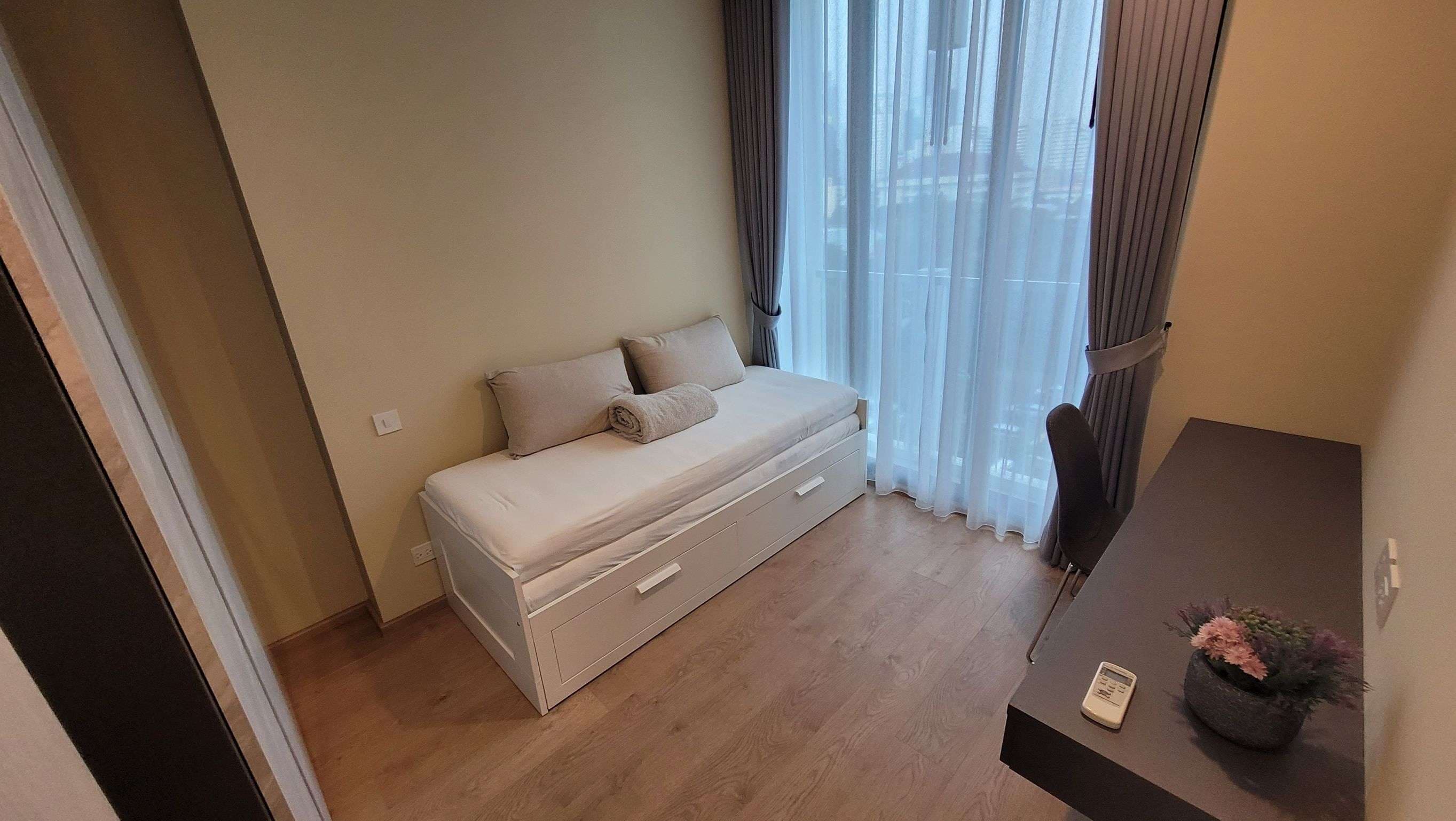 6568 – 251_bedroom.jpg