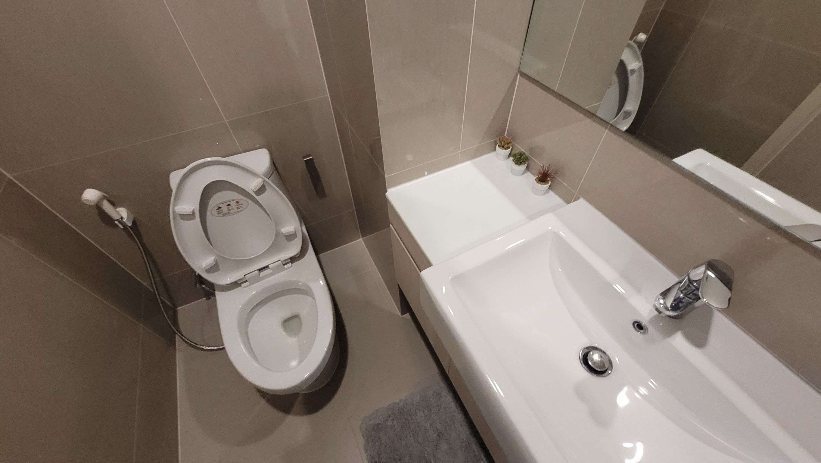 6568 – 308_bathroom.jpg