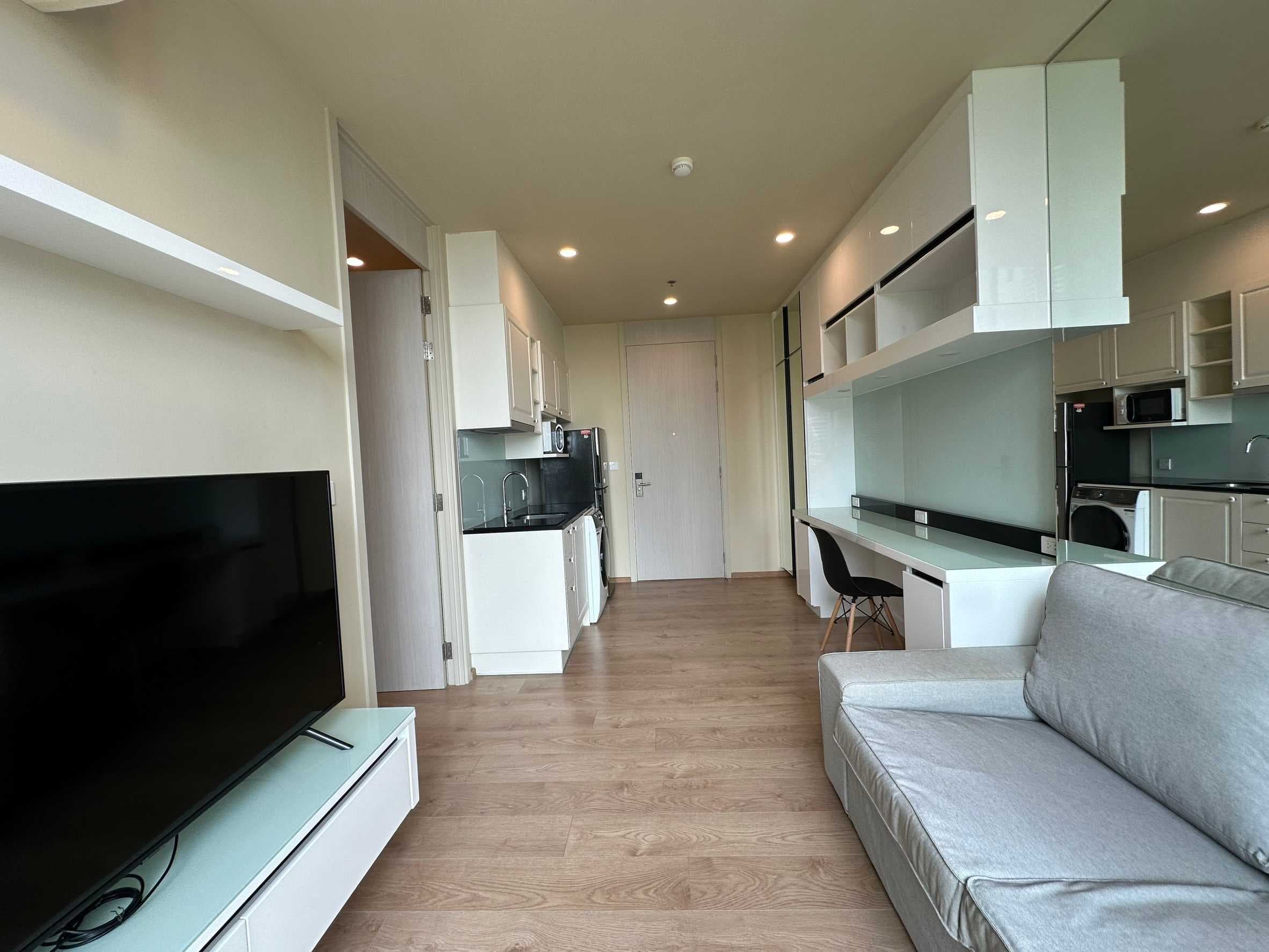 6572 – 138_living_room.jpg