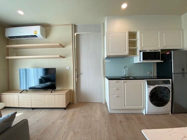 6576 – 134_living_room.jpg
