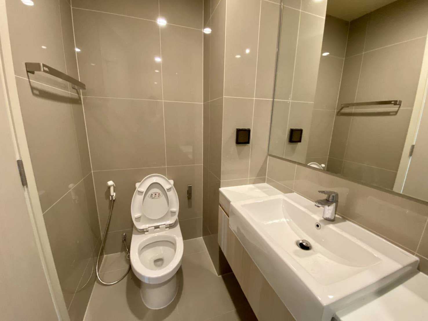 6579 – 322_bathroom.jpg