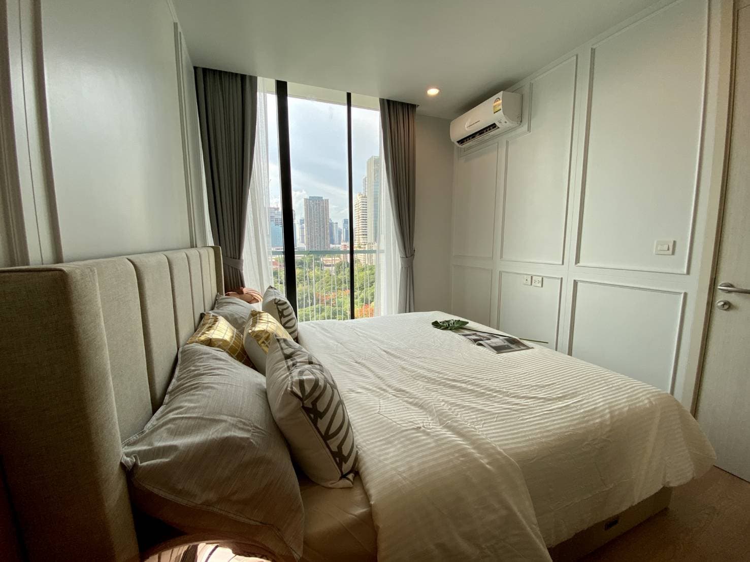 6580 – 125_living_room.jpg