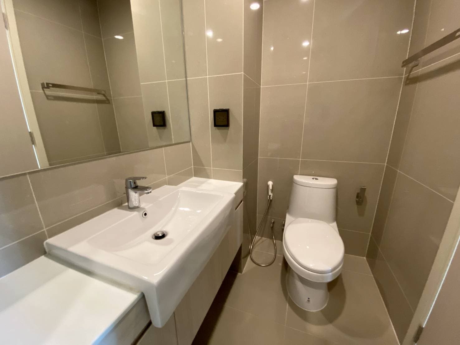 6580 – 316_bathroom.jpg