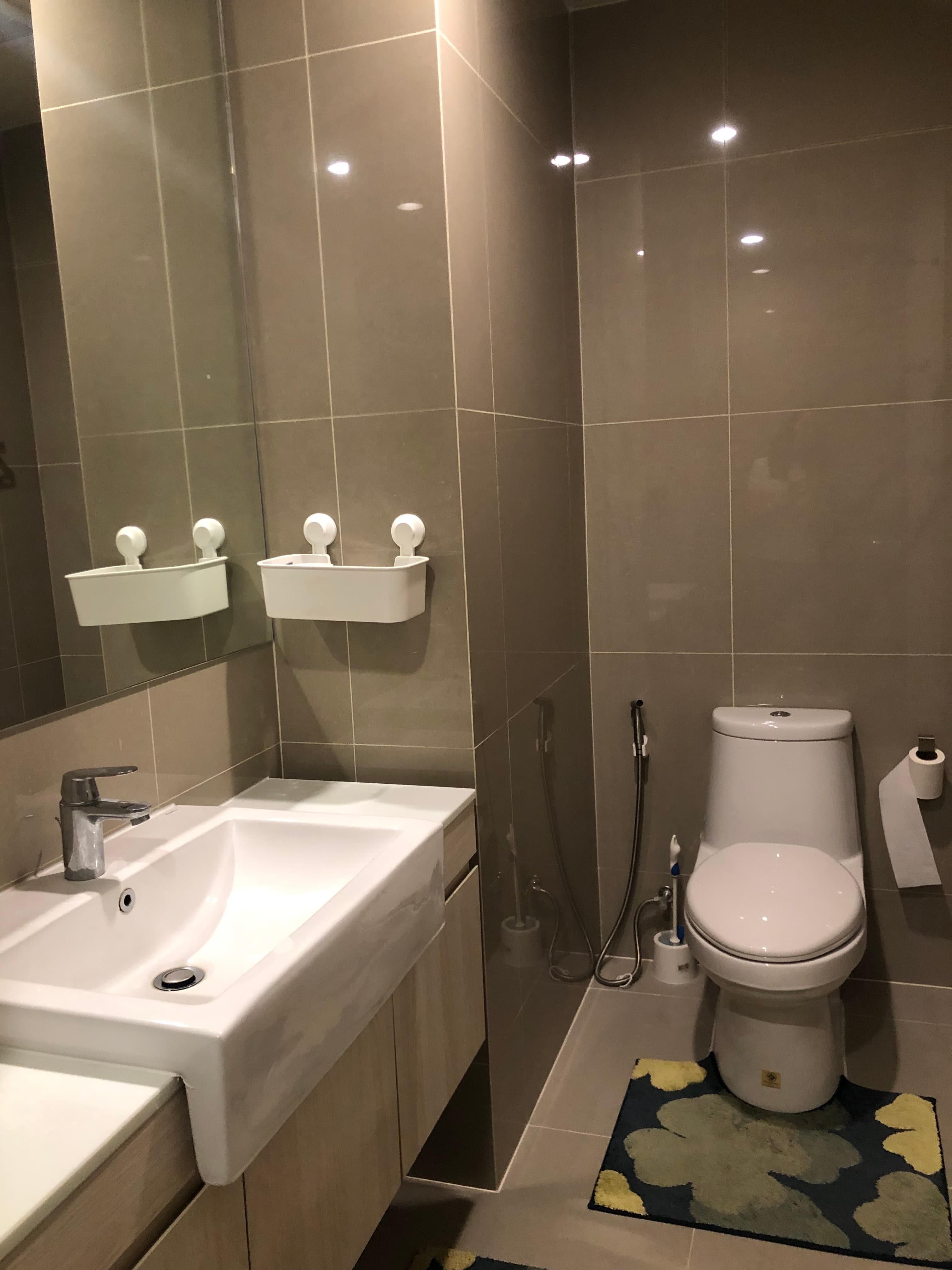 6581 – 326_bathroom.jpg
