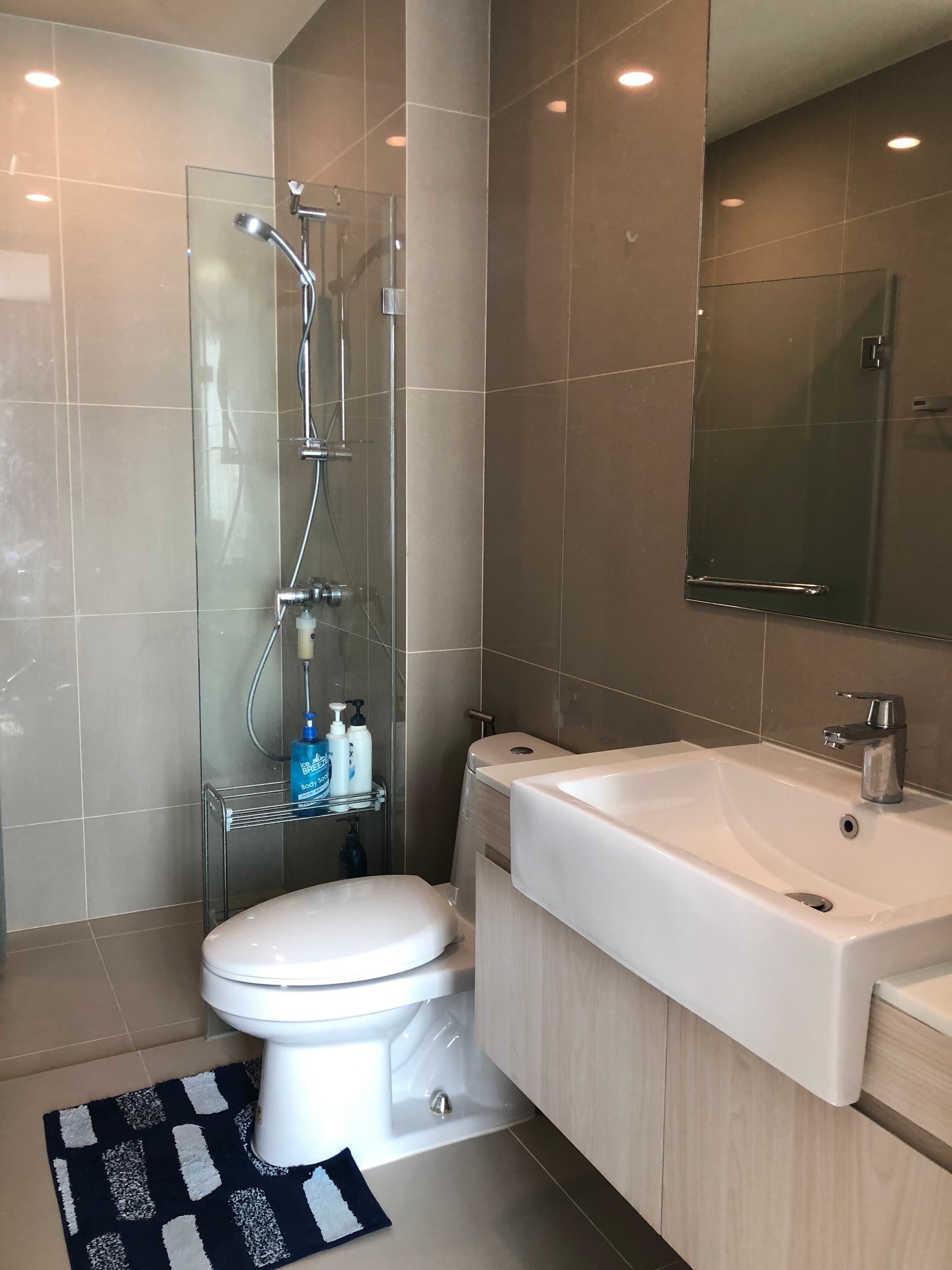 6581 – 332_bathroom.jpg