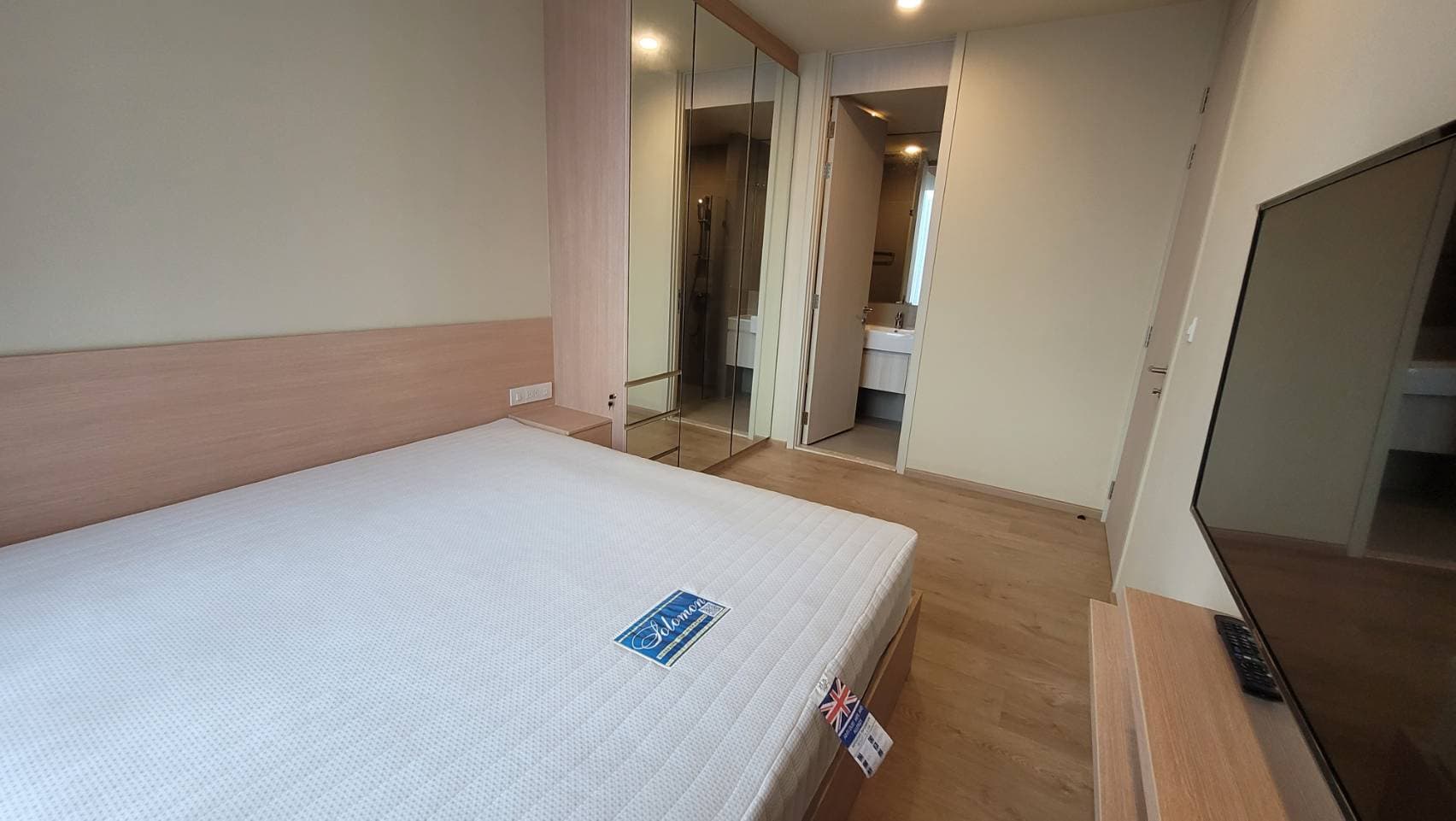 6582 – 280_bedroom.jpg