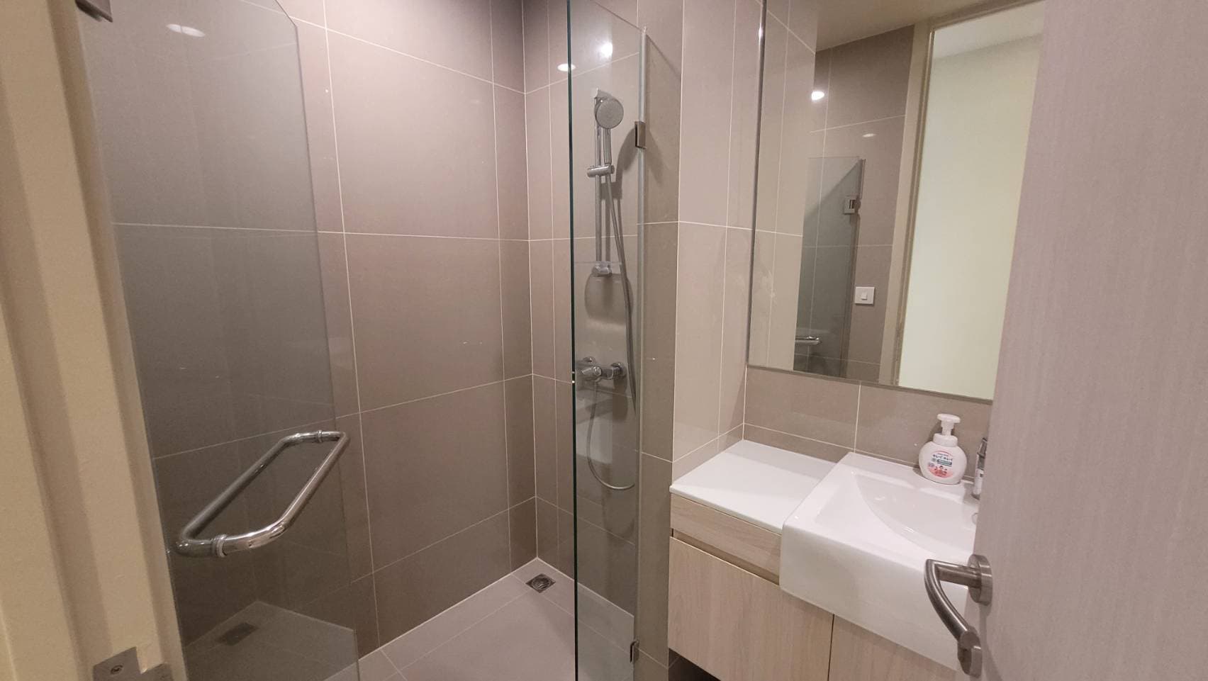6582 – 315_bathroom.jpg