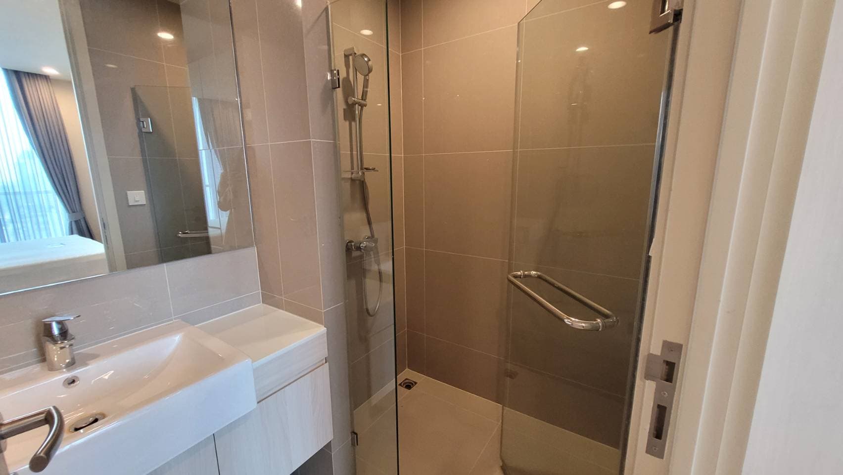 6582 – 336_bathroom.jpg