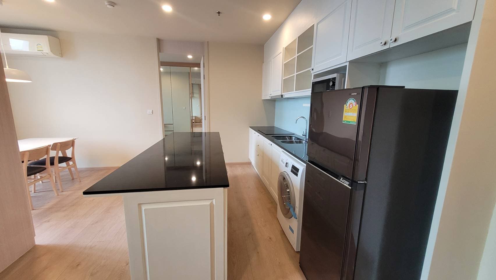6582 – 409_kitchen.jpg