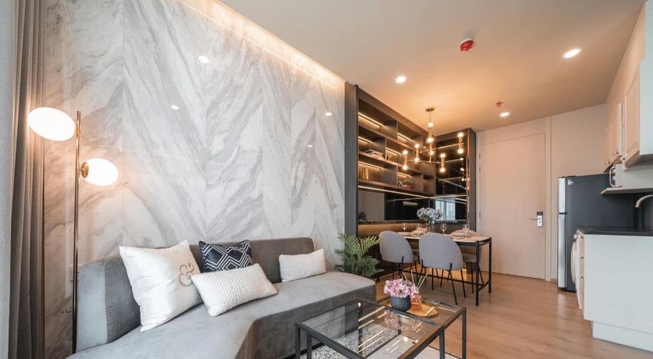 6590 – 139_living_room.jpg