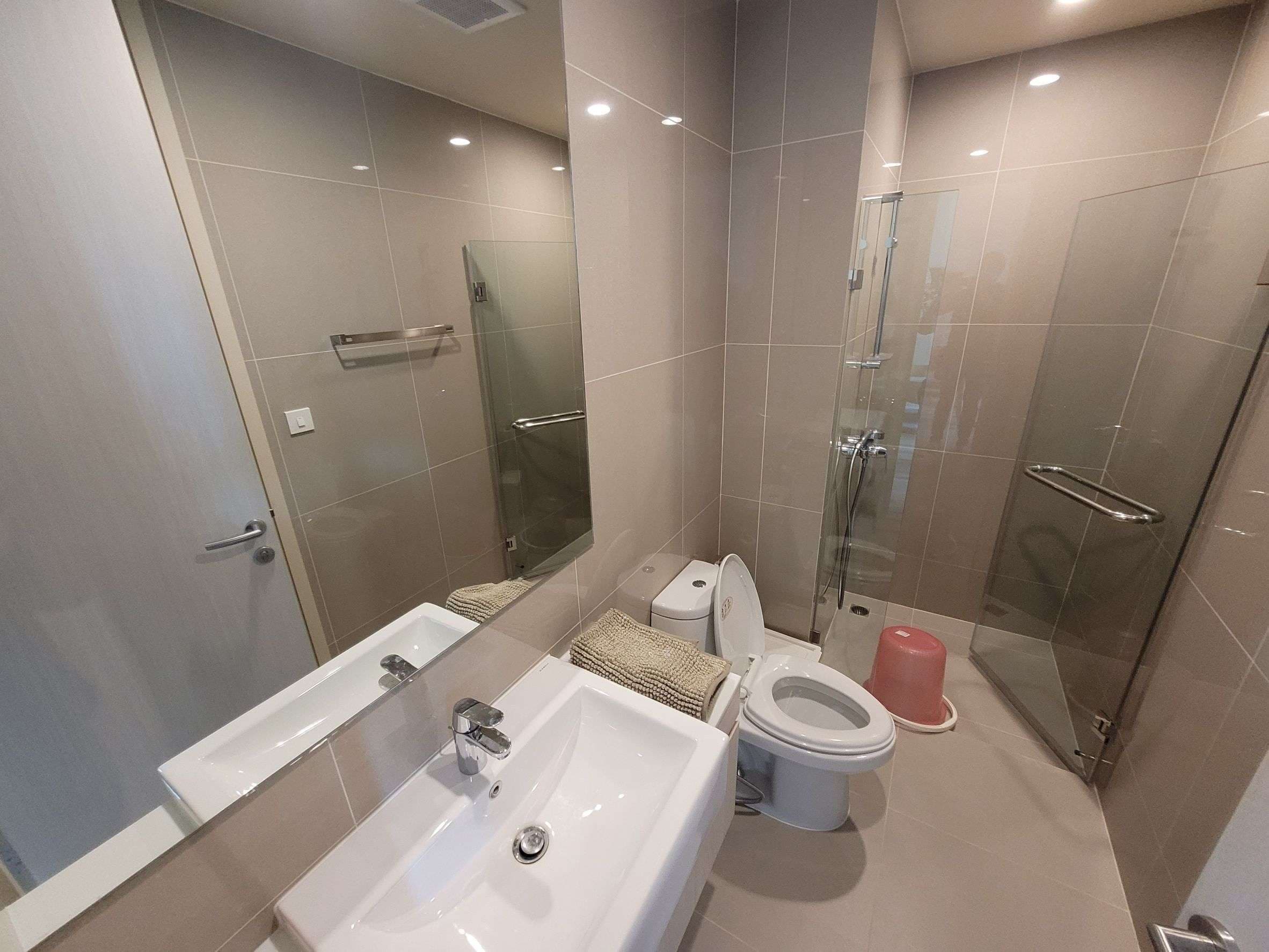6593 – 310_bathroom.jpg