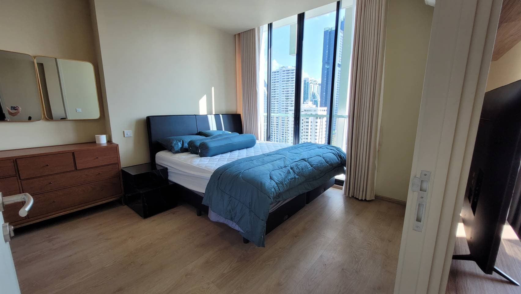 6594 – 248_bedroom.jpg