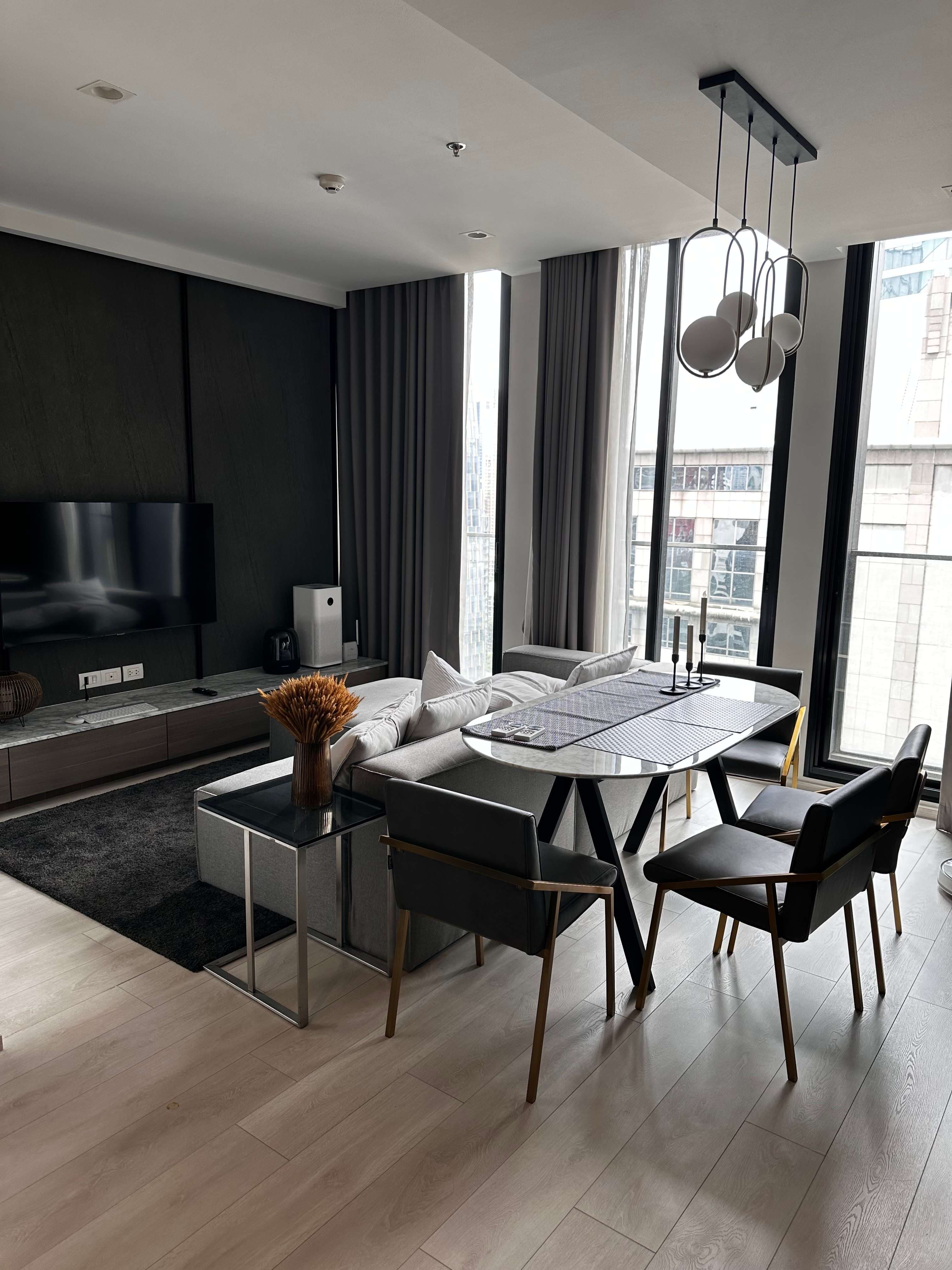 5155 – 101_living_room.jpg